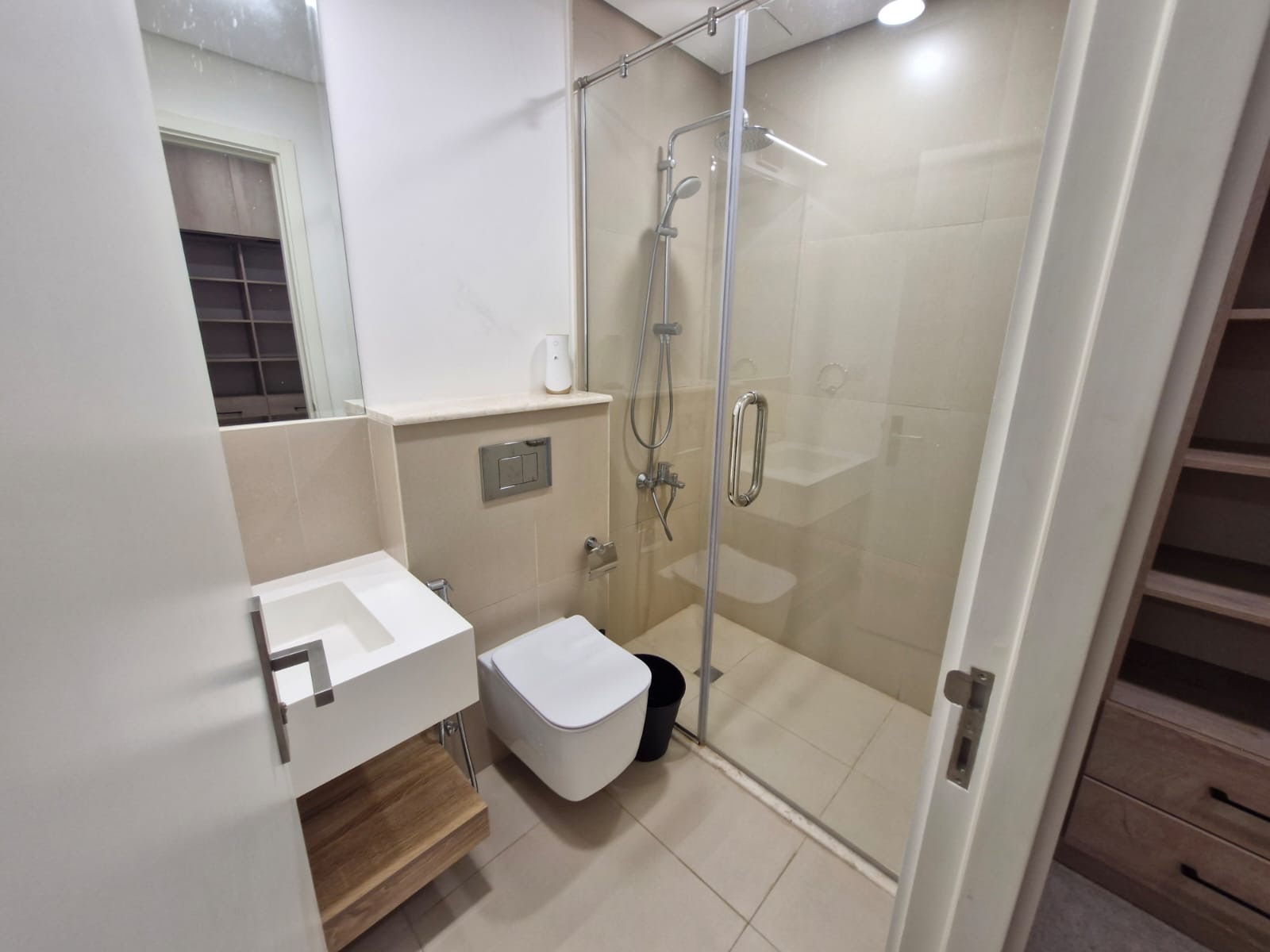 🏡 *Modern Townhouse for Rent furnished in Sedra (Roshn) – Stylish & Family-Friendly* 👨‍👩‍👧‍👦